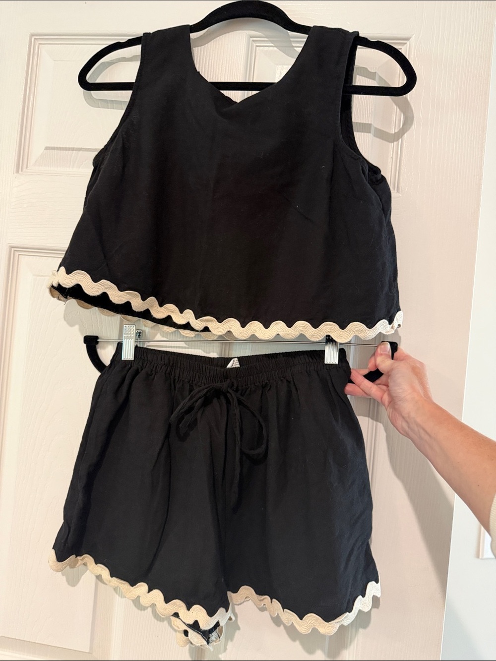 Women's Black Two-Piece Cropped Tank & Shorts Set with Cream Trim